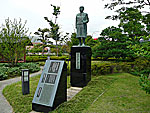 創立者谷本多加子先生の銅像