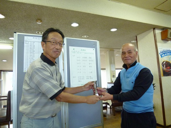 中村雅裕さん（左）　3年ぶりのうれしい優勝になりました！