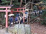 二葉姫稲荷神社の参道を上る