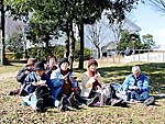 伏見港公園で昼食