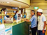 試飲カウンター
