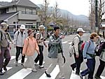 奈良街道沿いを行く