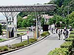 正面ゲートを出る