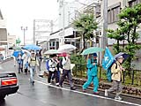 牧野駅前を通過
