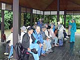 観月堤の横の休憩所