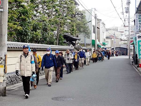 東鞍馬口通を行く