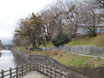 運河を歩く