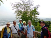天王山展望台からの景観を楽しむ健脚組