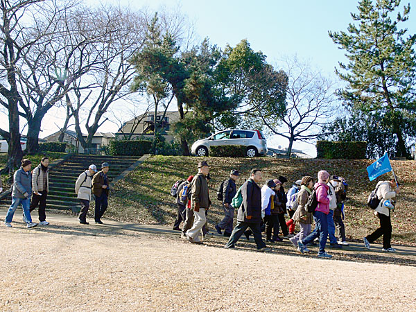 上賀茂橋までは、まだ広い緑道