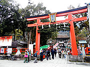 松尾大社の赤鳥居
