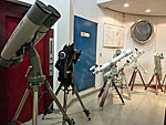 ステラホール入口の望遠鏡